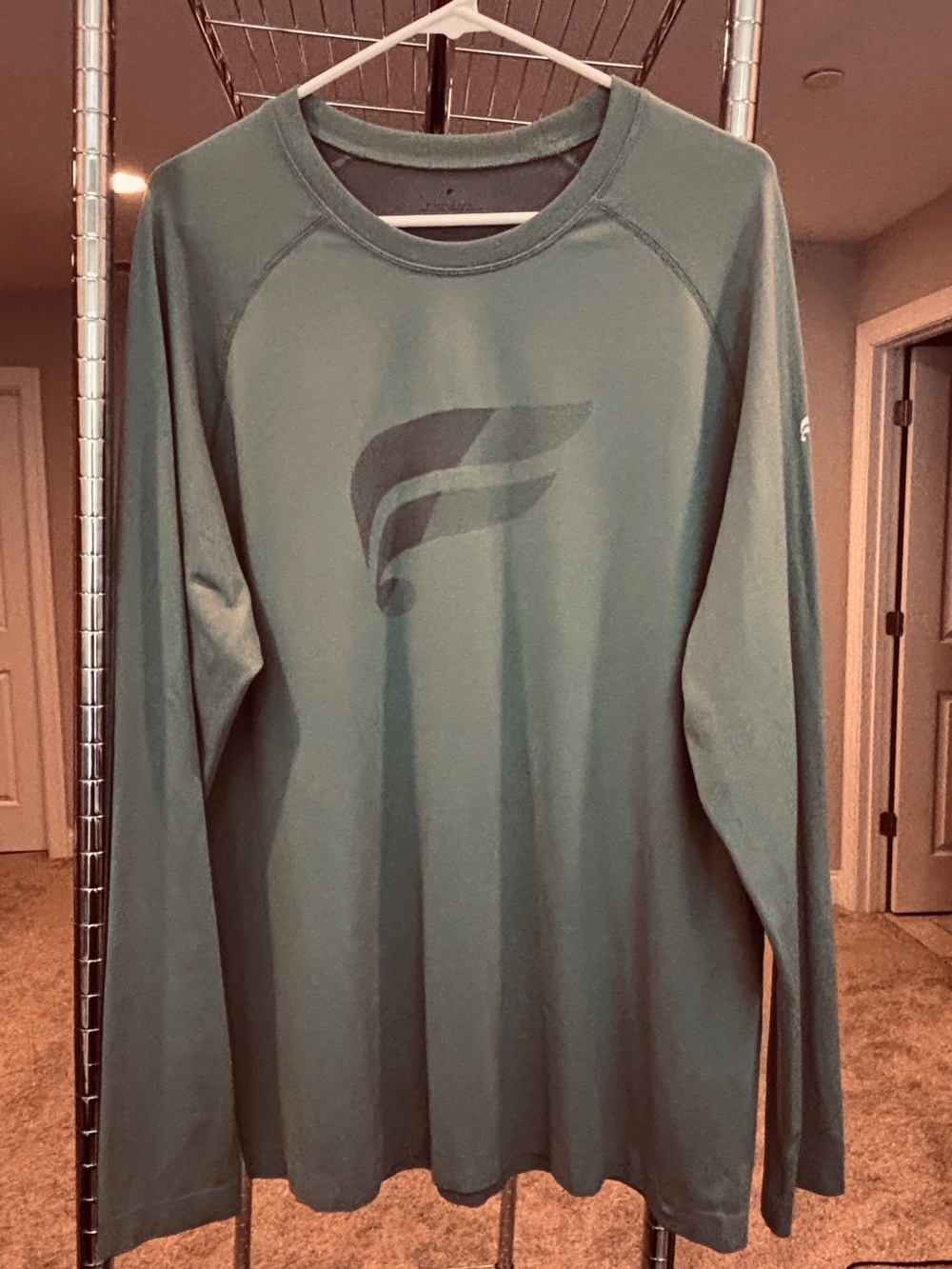 Fabletics men’s training day long sleeve shirt in thyme green size XXL